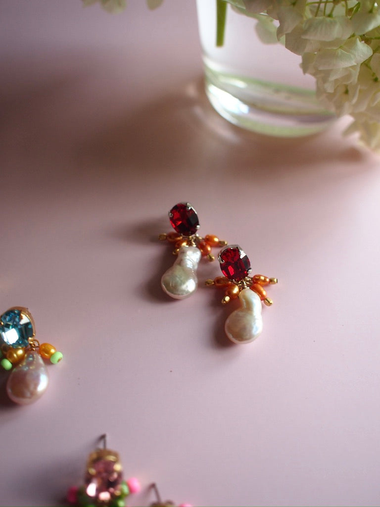 Daily Luxe_Drop pearl crystal_neon pearl _Ruby red ピアス・イヤリング