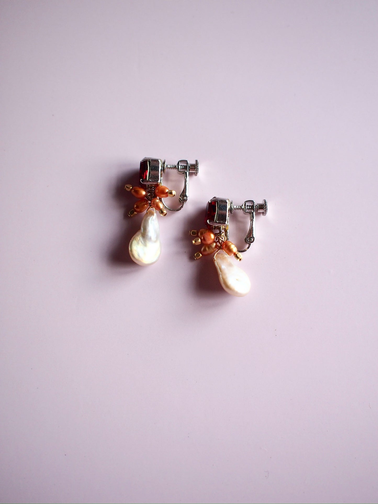 Daily Luxe_Drop pearl crystal_neon pearl _Ruby red ピアス・イヤリング