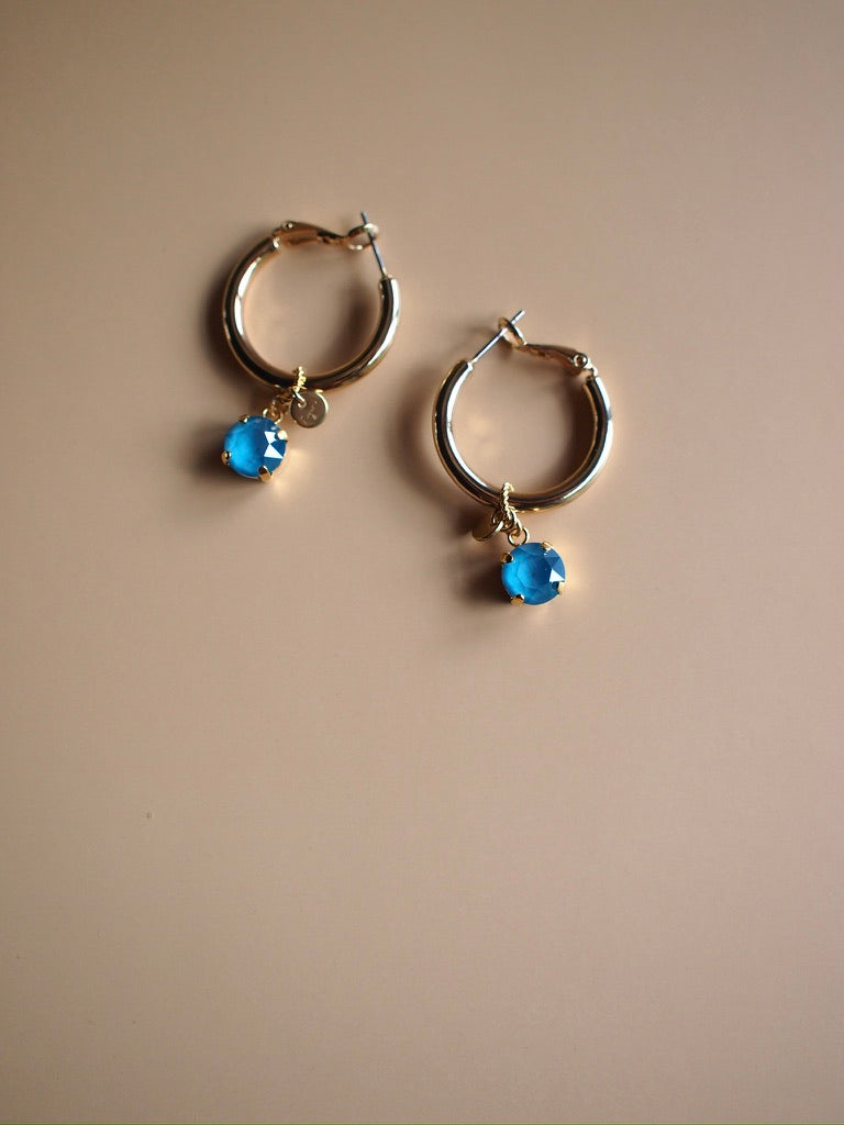 Daily Luxe_CHUNKY HOOP crystal charm_gold Tarquoiseピアス・イヤリング