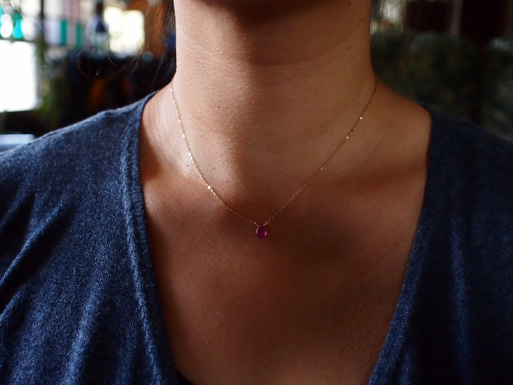 10K NUDE STONE NECKLACE / RUBY cut