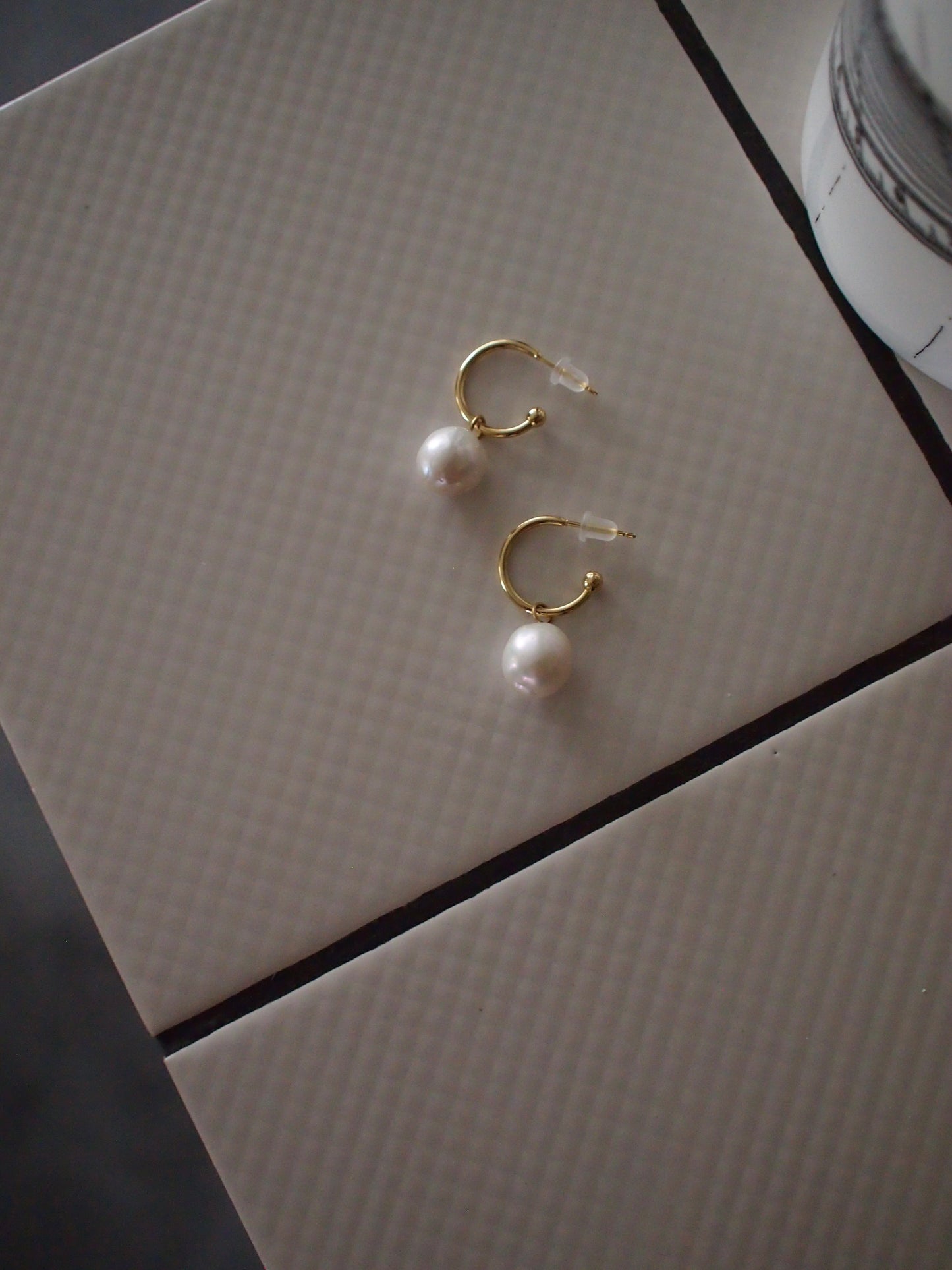 Something BLUE_2WAY Hoop Simple pearl charm PE ピアス